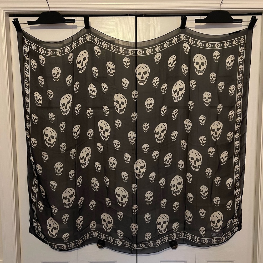 *SOLD* Original Alexander McQueen scarf from the mid 2000s. Designed by him.
